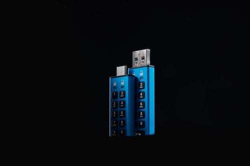 Kingston 64GB IRONKEY KEYPAD 200 AES-256 - Clé USB Kingston - 4