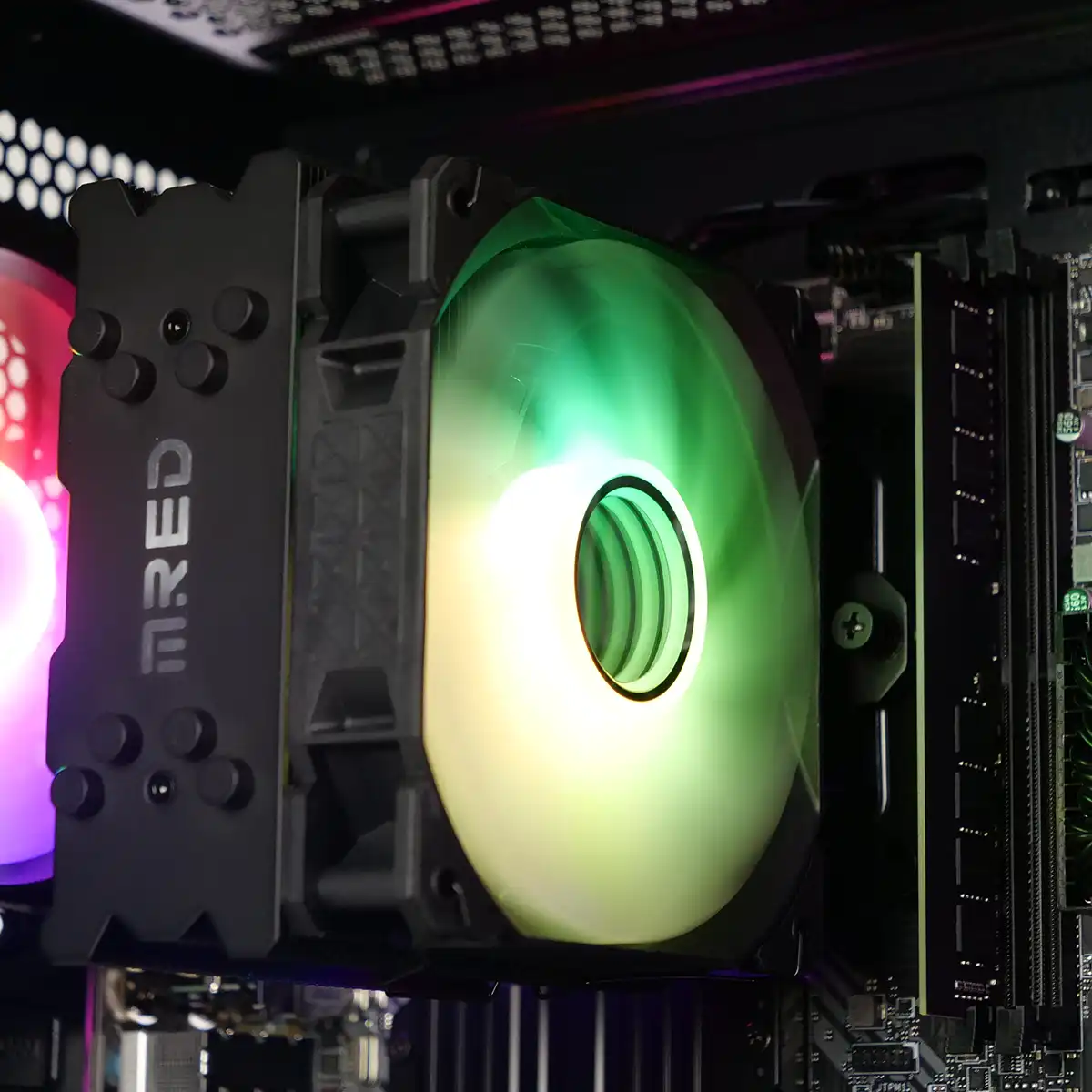 PC Gamer LITTLE RAPTOR